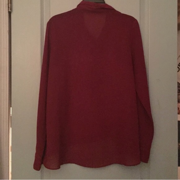 Burgundy chiffon top - Picture 3 of 3